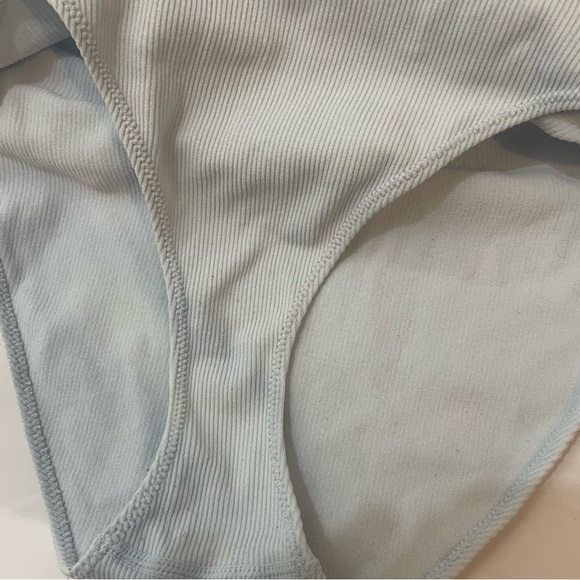 💙 Light Baby Blue Halter Bodysuit – Size Unknown 💙 - Picture 8 of 9